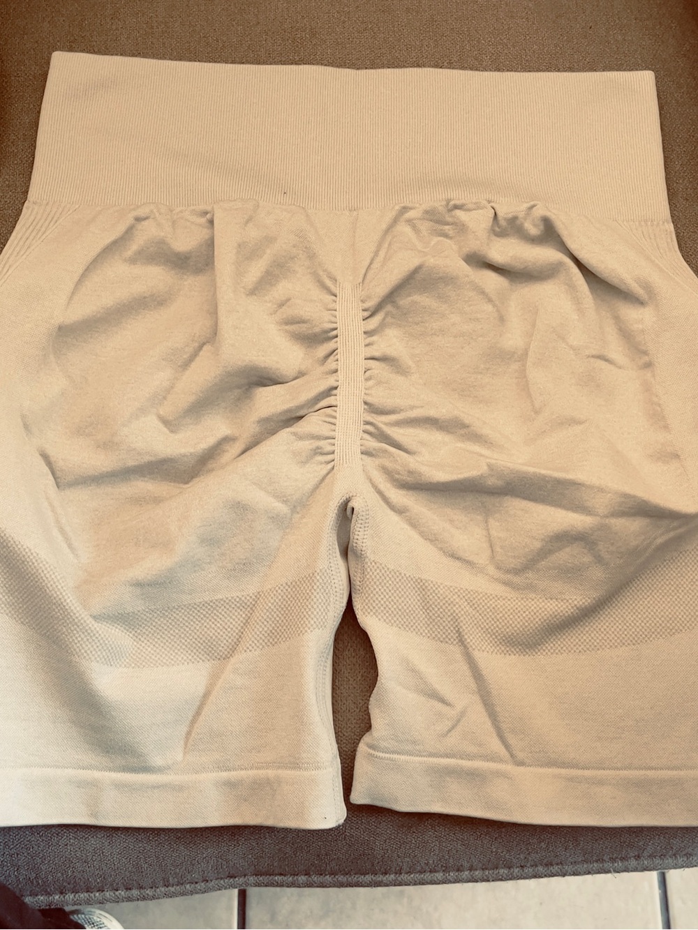 High-Waist Seamless Performance Shorts - Cream